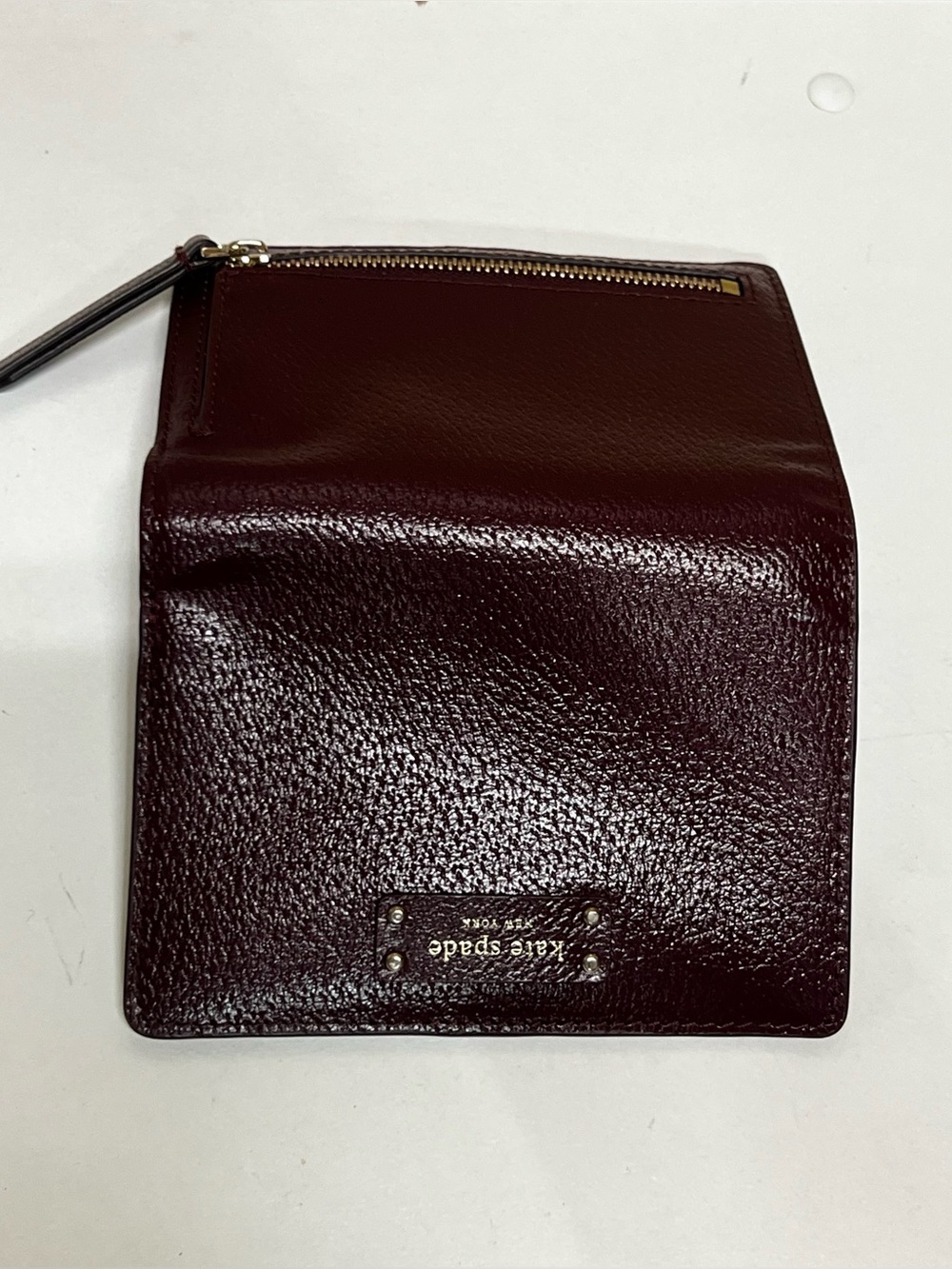 Kate Spade Jeanne Medium Slim Billfold Wallet in Cherrywood Pebbled leather. - Picture 10 of 12